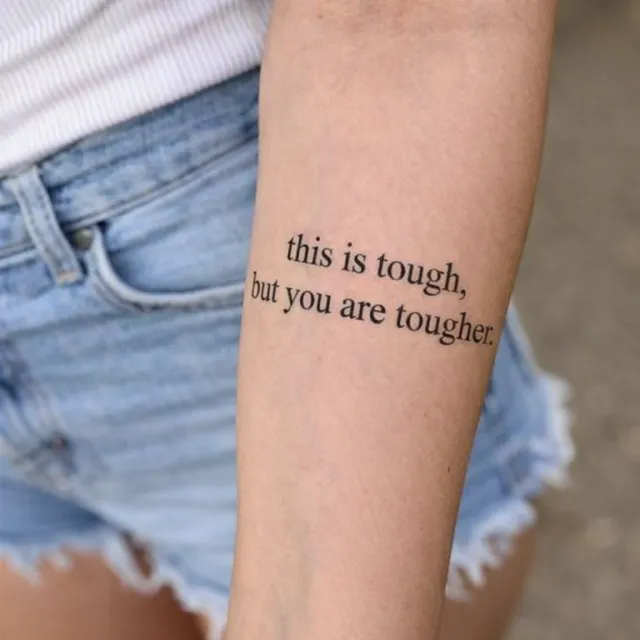 Začasna tattoo nalepka z angleškim citatom 